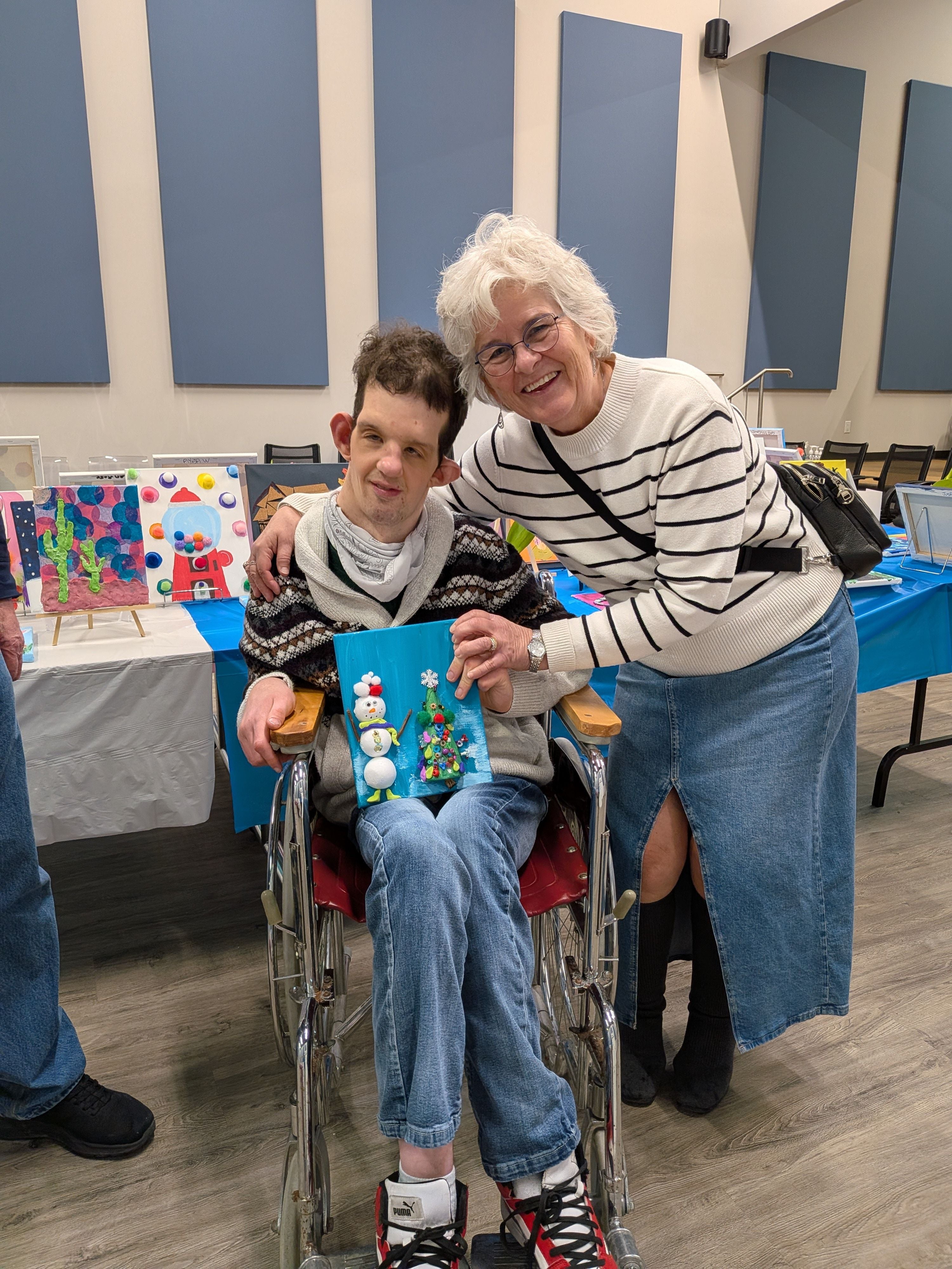 Community Living Burlington Hosts “Artists in Bloom” Community Living Burlington Hosts “Artists in Bloom”